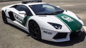 auto patrulla en Arabia