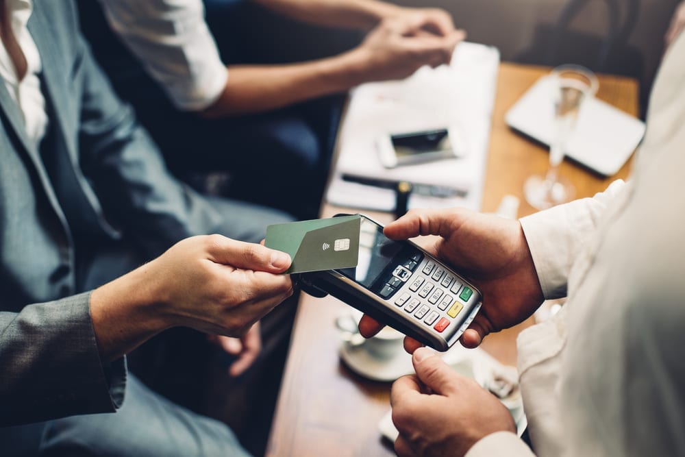 Pagando con tarjeta de crédito