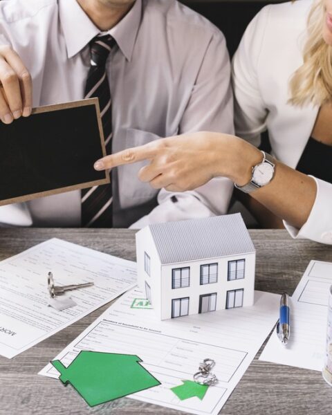 ¿Qué es mejor comprar una casa o invertir?