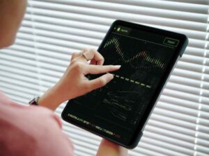 Uso de tecnología para el desarrollo de habilidades y seguimiento de desempeño laboral.